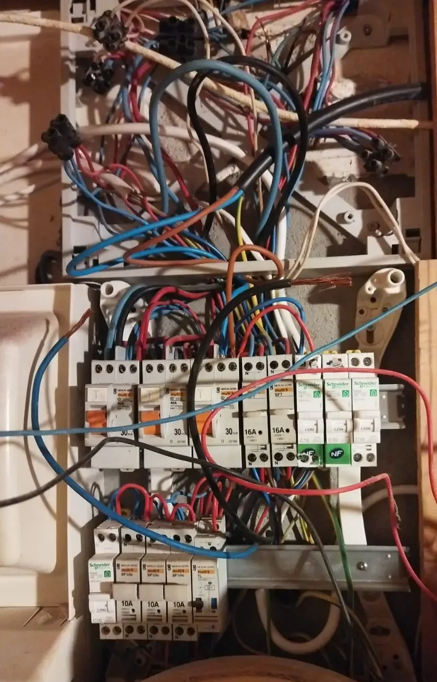 tableau électrique avant